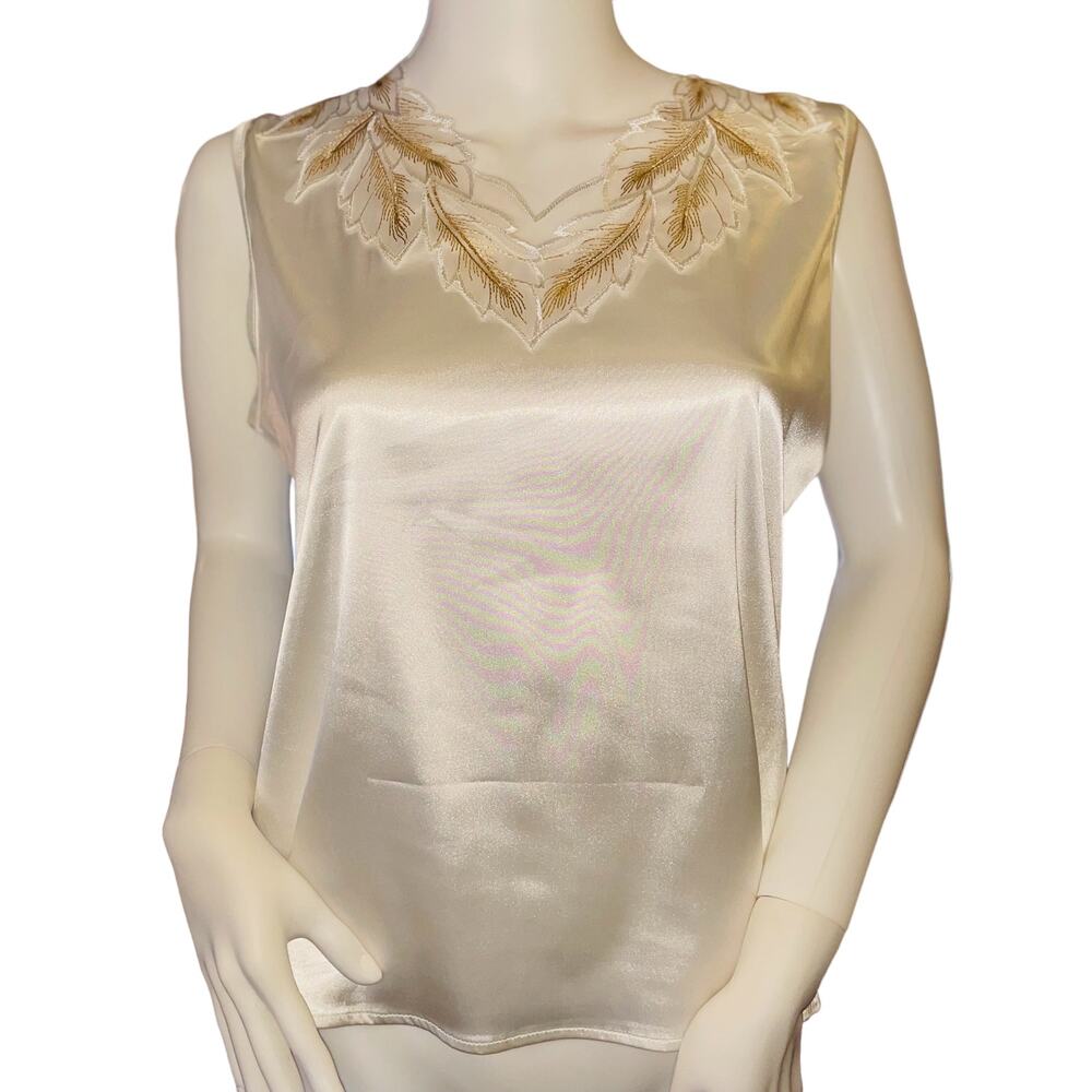 Cami, Stretchy, shiny, Ladies Medium, Alone or under outfit. Two tone creamy.‎ - Picture 2 of 3